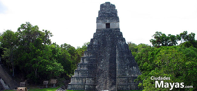 Construcciones piramidales estilo maya en el mundo moderno